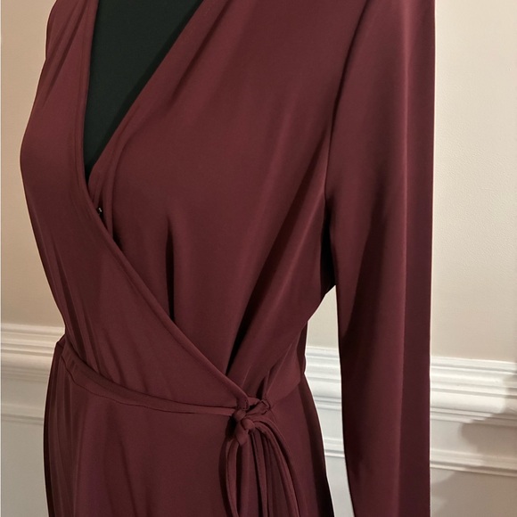 Banana Republic Deep Red Long Sleeve Dress - Picture 4 of 5